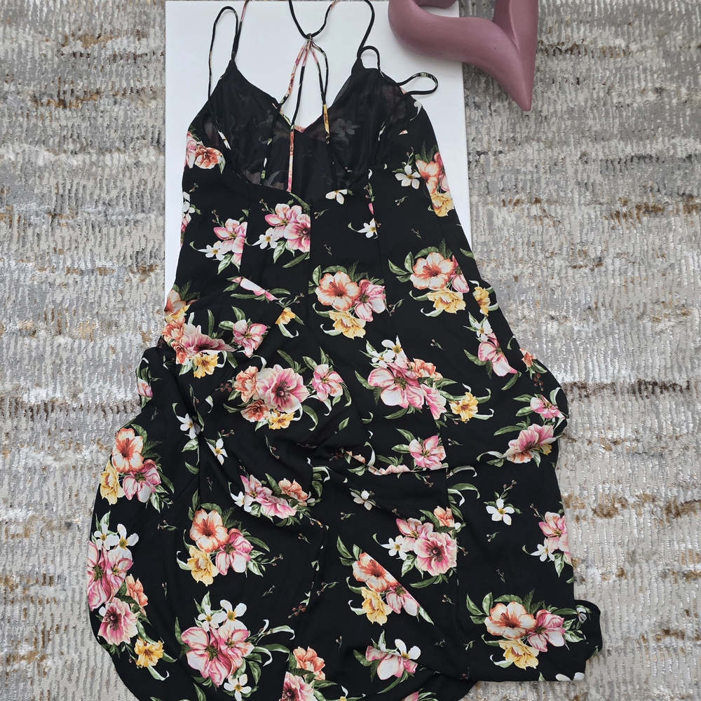 🌸 Black Floral Spaghetti Strap Dress – Size M